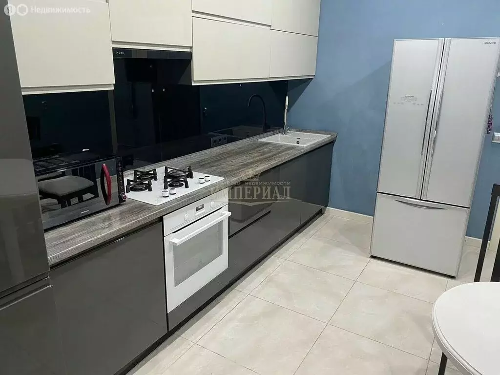 3-комнатная квартира: Йошкар-Ола, улица Петрова, 27Б (80 м) - Фото 1