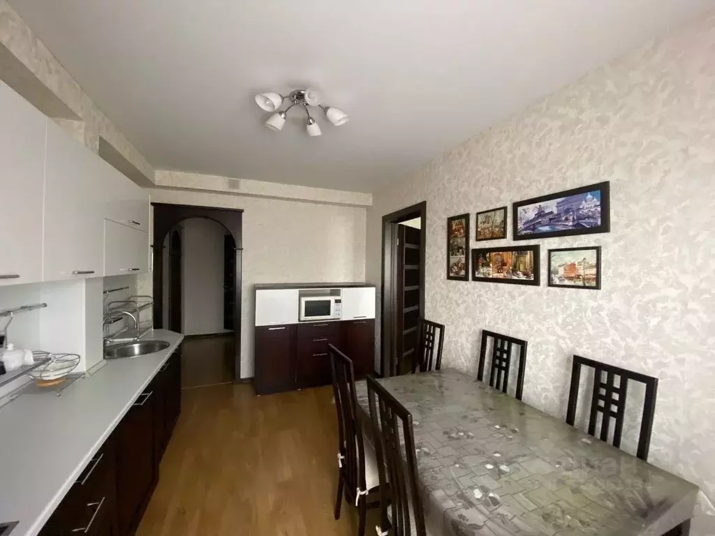 3-к кв. Красноярский край, Красноярск ул. Молокова, 64 (70.0 м) - Фото 1