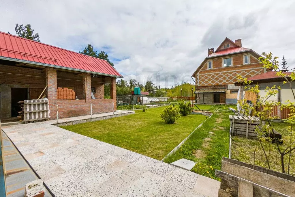 Дом в Свердловская область, Асбест Заречный мкр, ул. Новоселов, 27 ... - Фото 0