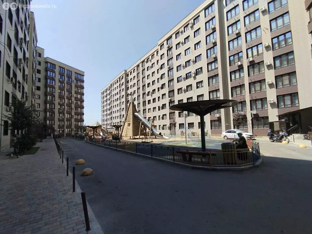 2-комнатная квартира: Новая Адыгея, Песочная улица, 1к2 (74.8 м) - Фото 1