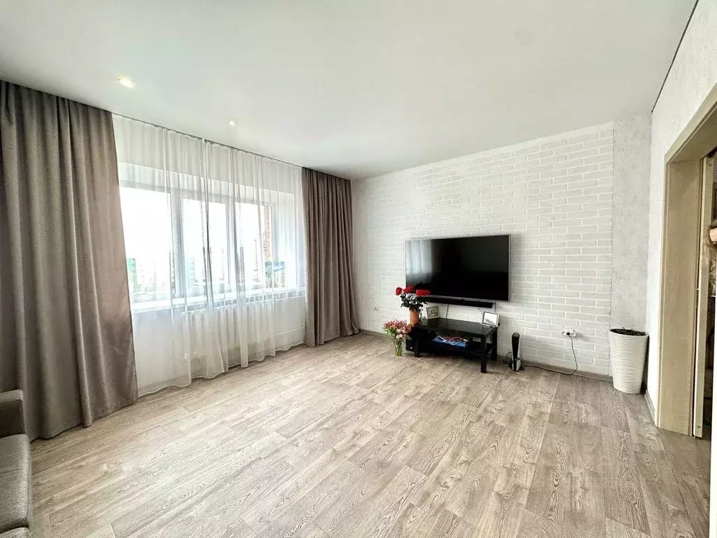 2-к кв. Хакасия, Черногорск ул. Генерала Тихонова (56.9 м) - Фото 1