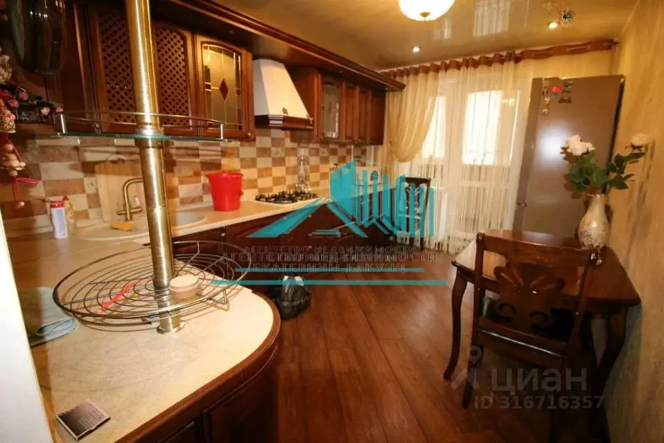 3-к кв. Калужская область, Калуга Азаровская ул., 34 (80.0 м) - Фото 0