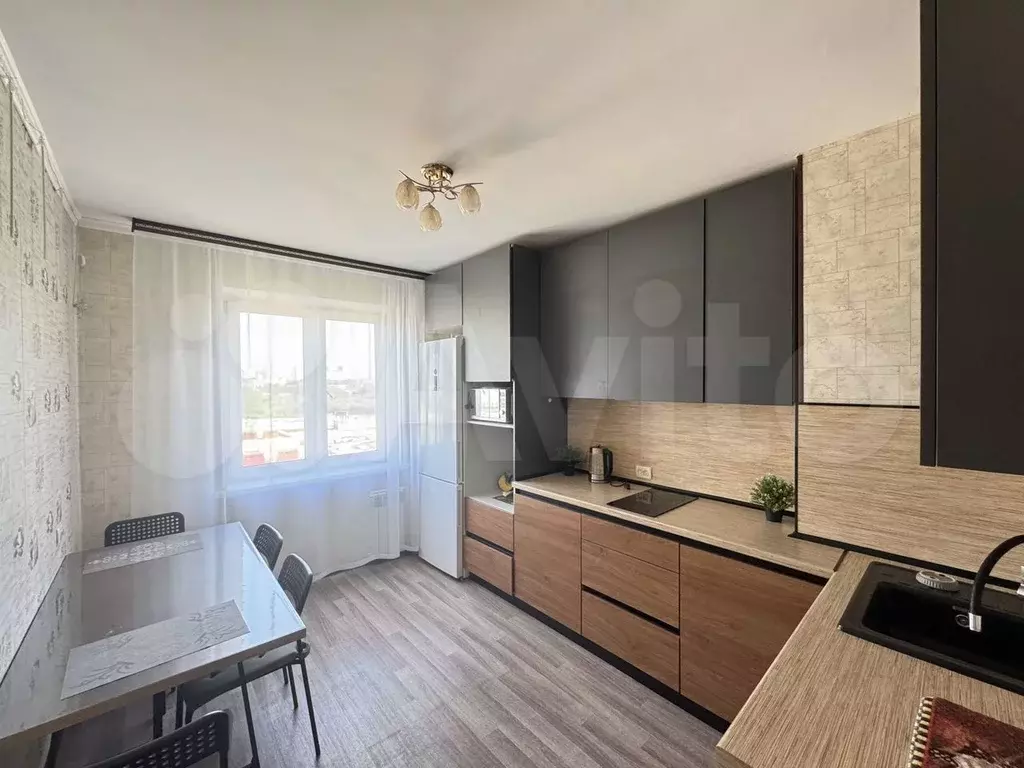 1-к. квартира, 42 м, 8/10 эт. - Фото 1