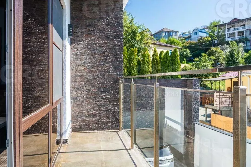 Дом в Краснодарский край, Сочи Макаренко СНТ, ул. Олимпийская, 32 (250 ... - Фото 2