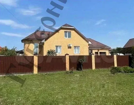 Дом в Белгородская область, Белгород ул. Курбатова (150 м) - Фото 1