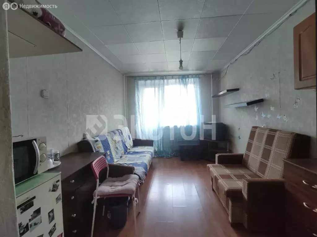 1к в 18-комнатной квартире (12 м) - Фото 1