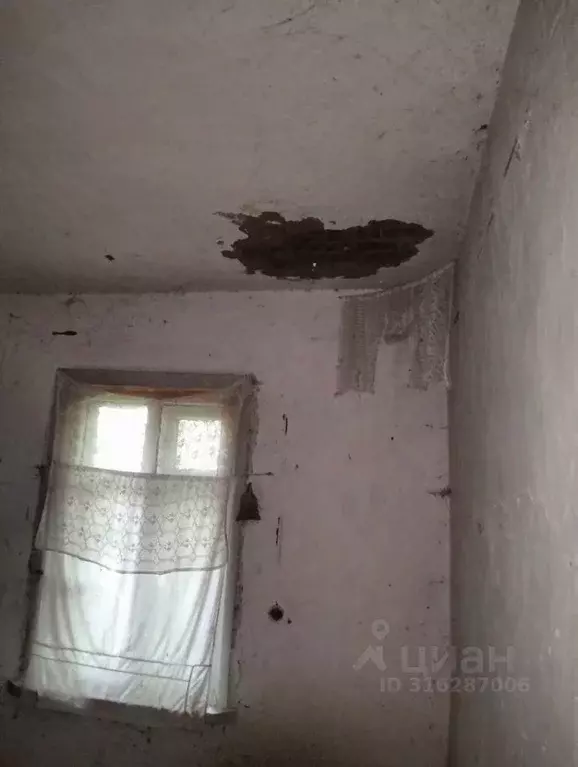 Дом в Волгоградская область, Новониколаевский район, Комсомольское ... - Фото 1