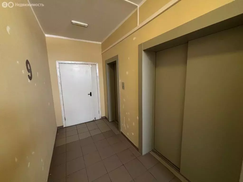 1-комнатная квартира: посёлок городского типа Свердловский, улица ... - Фото 1