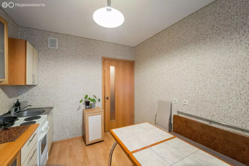 1-комнатная квартира: Екатеринбург, Родонитовая улица, 4А (32.9 м) - Фото 0