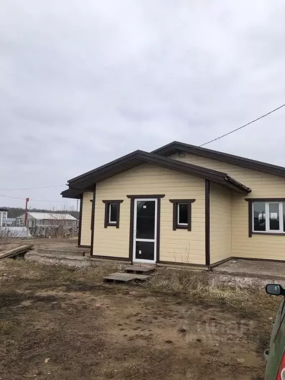 Дом в Новгородская область, Новгородский район, Ермолинское с/пос, д. ... - Фото 1