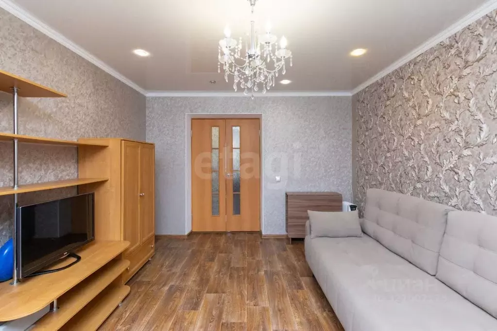 3-к кв. Тюменская область, Тюмень Микрорайон мыс, ул. Малиновского, 2 ... - Фото 1