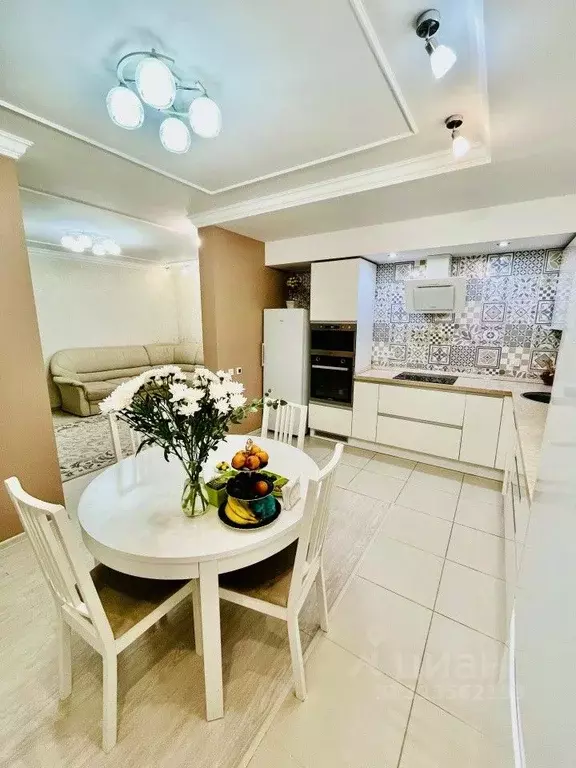 3-к кв. Свердловская область, Екатеринбург ул. Цветаевой, 4 (88.0 м) - Фото 2