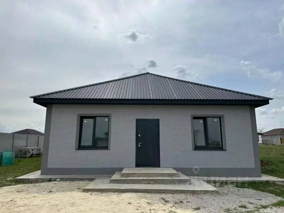 Дом в Крым, Симферопольский район, с. Трудовое ул. Зеленая (125 м) - Фото 1