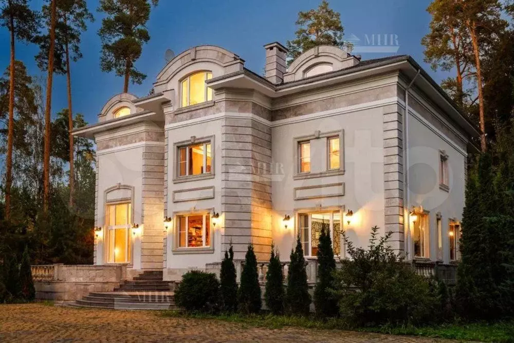 Дом 700м на участке 38,3сот. - Фото 0