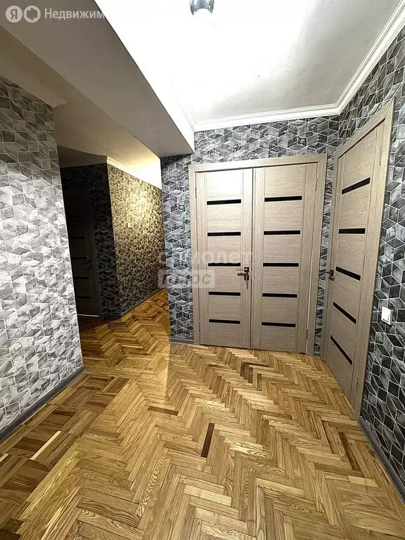 4-комнатная квартира: Ессентуки, микрорайон Заполотно, улица ... - Фото 1