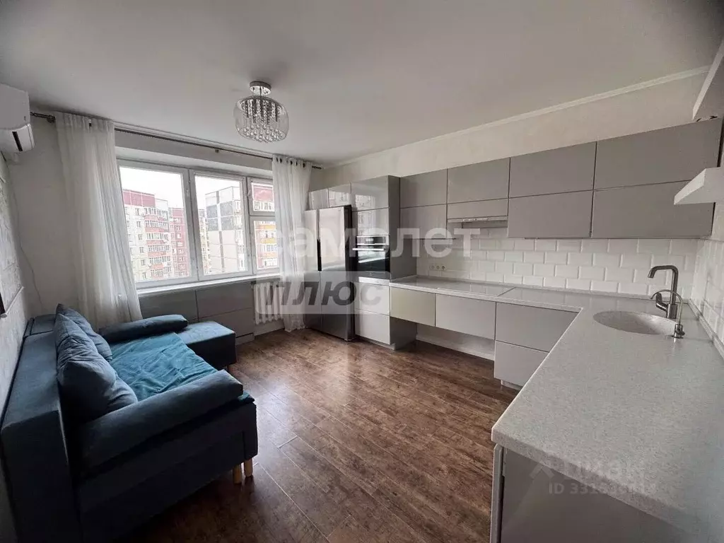 2-к кв. Тюменская область, Тюмень ул. Пермякова, 84к2 (72.5 м) - Фото 1