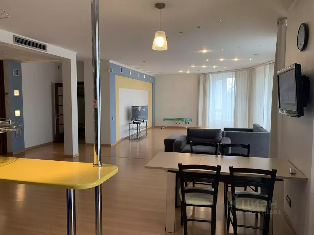 3-к кв. Красноярский край, Красноярск ул. Дубровинского, 100 (150.0 м) - Фото 2