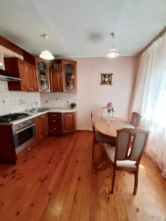 Дом в Оренбургская область, Оренбург Спортивная ул., 11 (100 м) - Фото 0