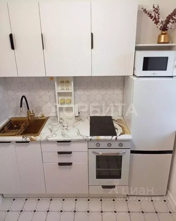 2-к кв. Тюменская область, Тюмень ул. Мельникайте, 103 (42.5 м) - Фото 1