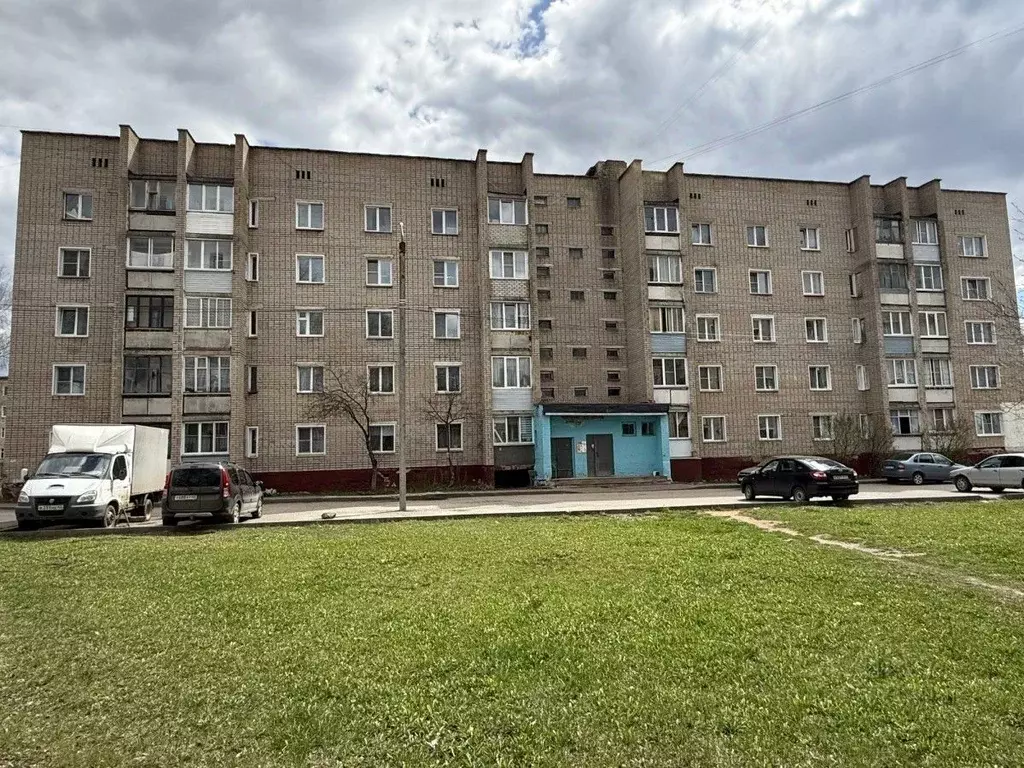 1-к кв. Кировская область, Киров Радужный мкр, ул. Конституции, 8 ... - Фото 0