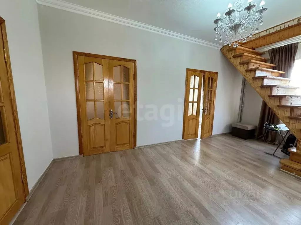 Дом в Ингушетия, Назрановский район, с. Экажево ул. Хрущева (300 м) - Фото 1