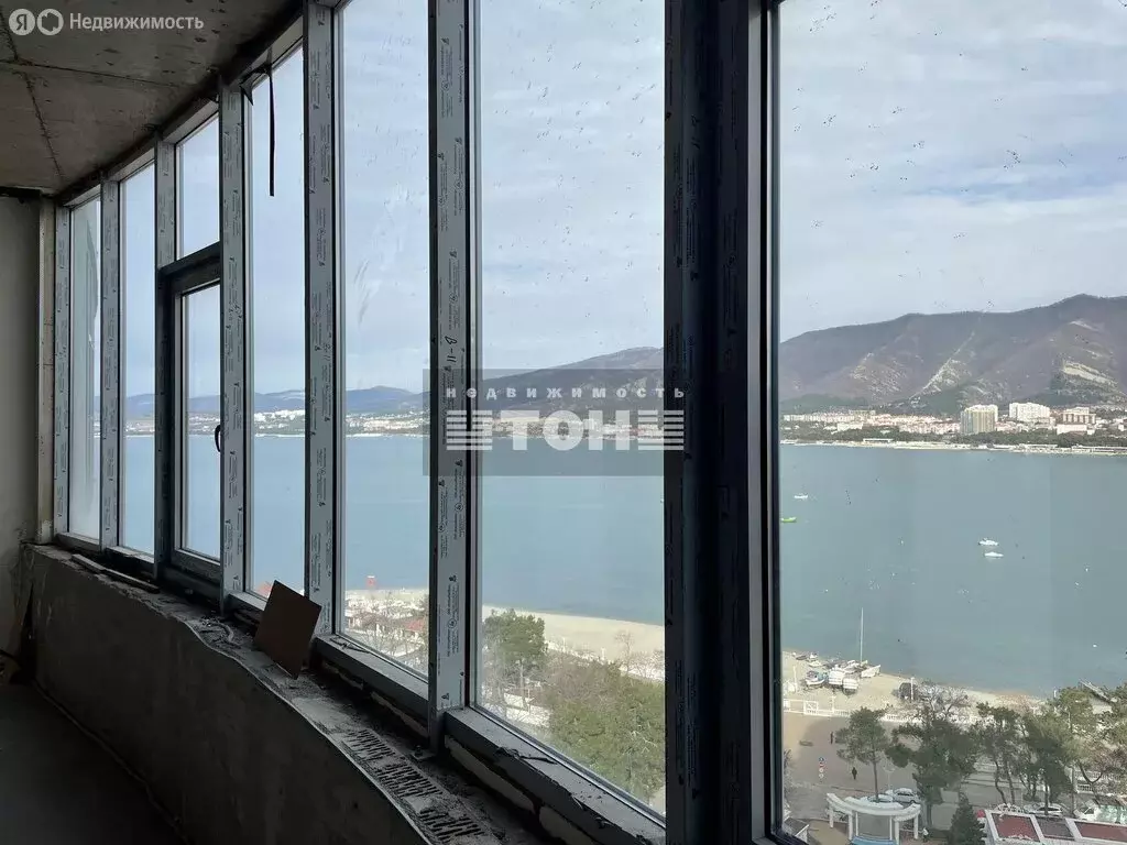 2-комнатная квартира: Геленджик, Крымская улица, 3к3 (96 м) - Фото 1