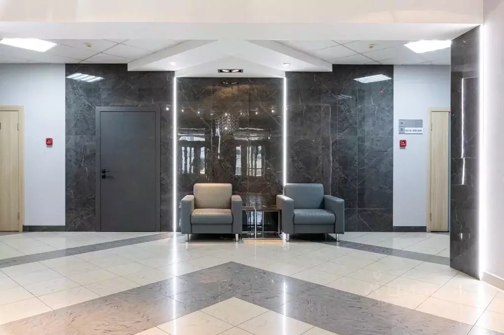 Помещение свободного назначения в Татарстан, Казань ул. Адоратского, ... - Фото 1