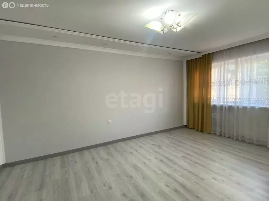 4-комнатная квартира: Беслан, улица Льва Толстого, 1 (98 м) - Фото 0