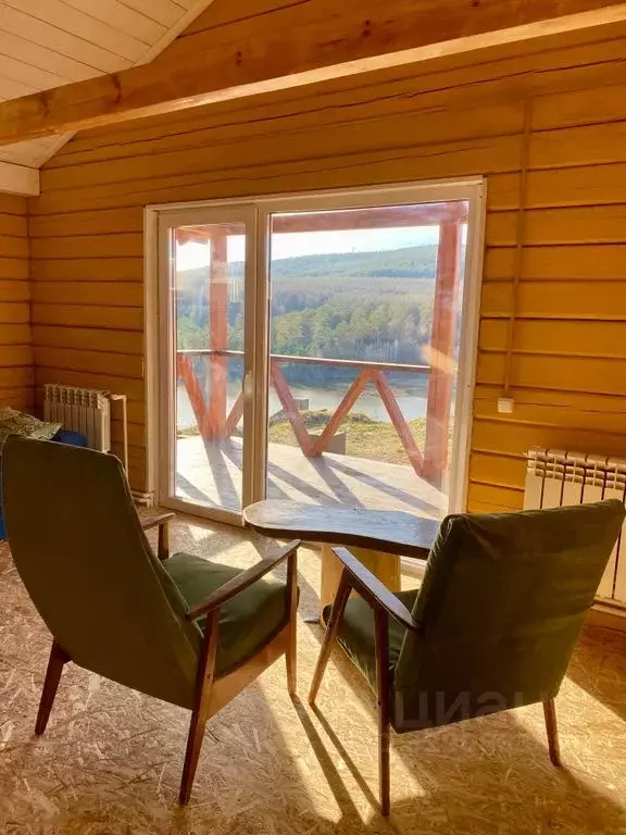 Дом в Челябинская область, Сатка пос. Первомайский,  (50 м) - Фото 1