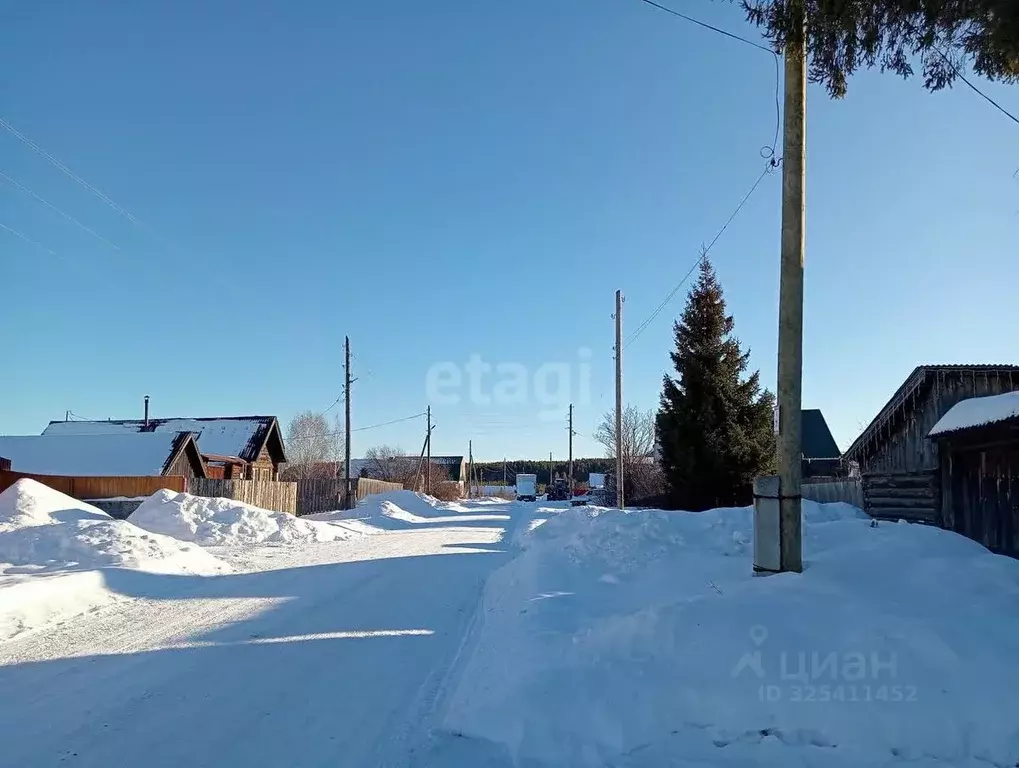 Дом в Свердловская область, Артемовский муниципальный округ, с. ... - Фото 1