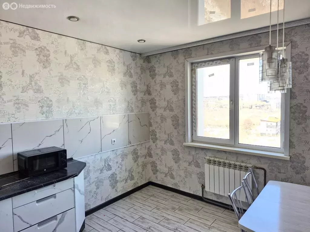 3-комнатная квартира: Иркутск, улица Багратиона, 8/2 (94.9 м) - Фото 1