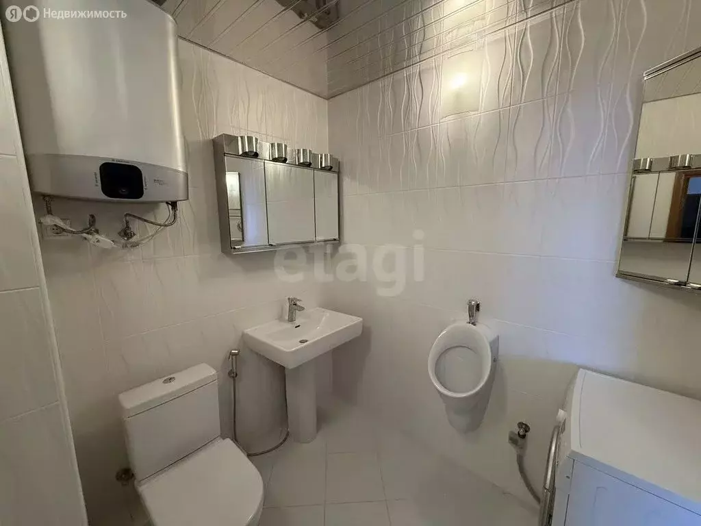 2-комнатная квартира: Пермь, улица Мира, 74 (65 м) - Фото 2