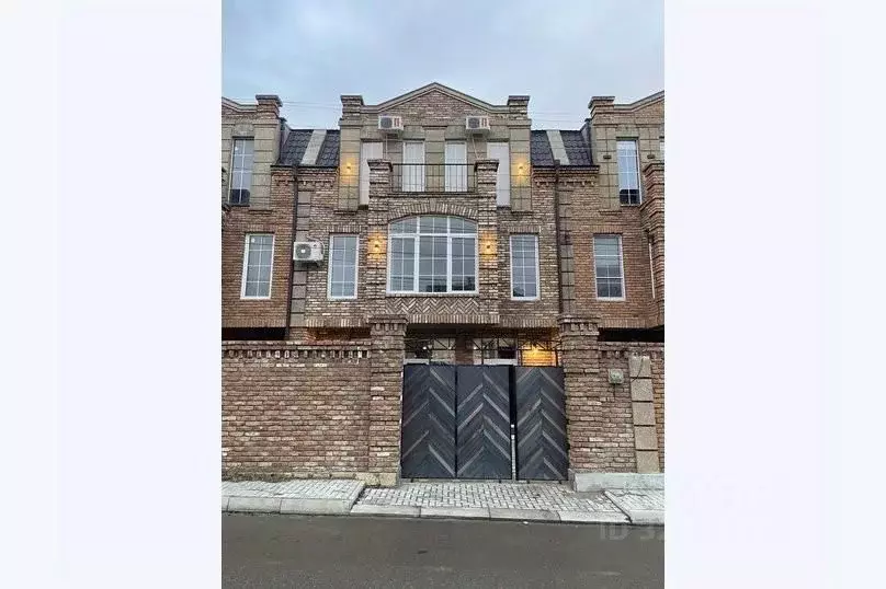 Дом в Дагестан, Дербент Прикаспийская ул., 72В (270 м) - Фото 1