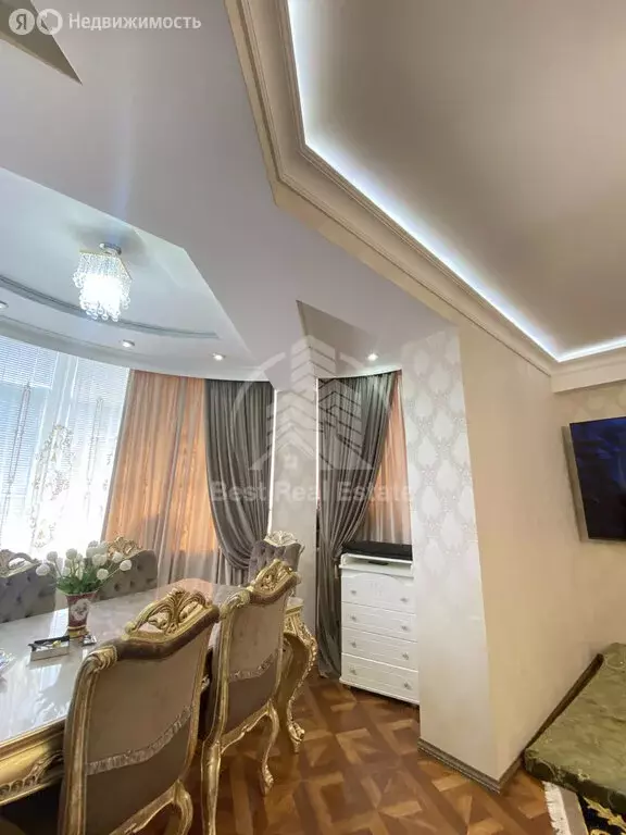 2-комнатная квартира: Махачкала, Гапцахская улица, 3 (80 м) - Фото 0