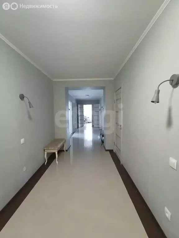 10-комнатная квартира: Волгоград, улица Милиционера Буханцева, 18 ... - Фото 1
