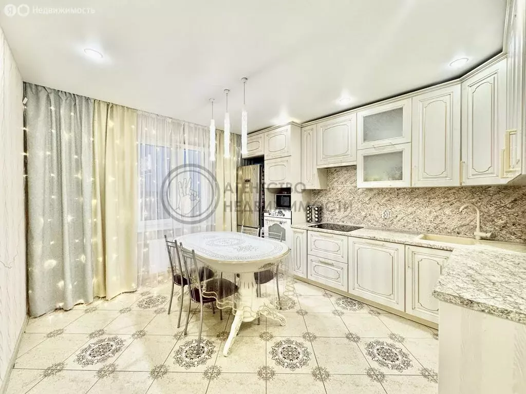 3-комнатная квартира: Казань, улица Натана Рахлина, 13 (85 м) - Фото 1