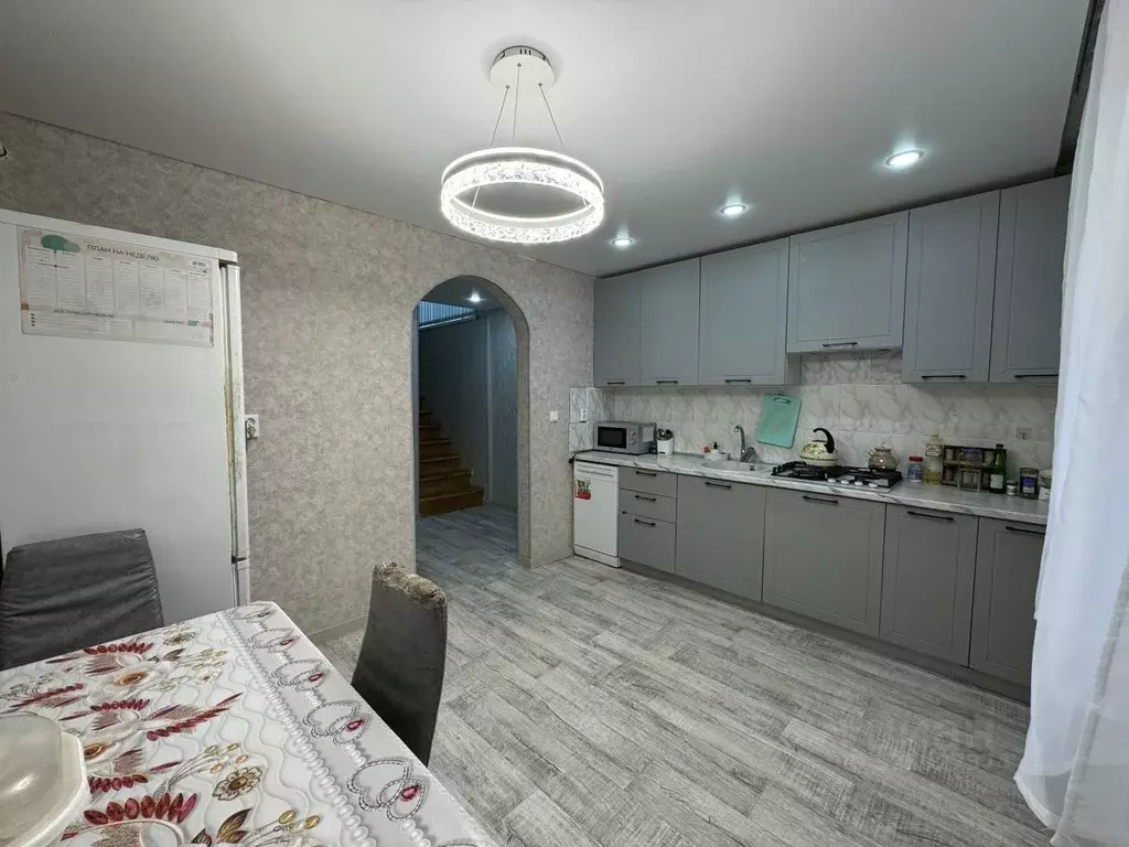 Дом в Астраханская область, Астрахань Завод имени 30-летия Октября ... - Фото 2