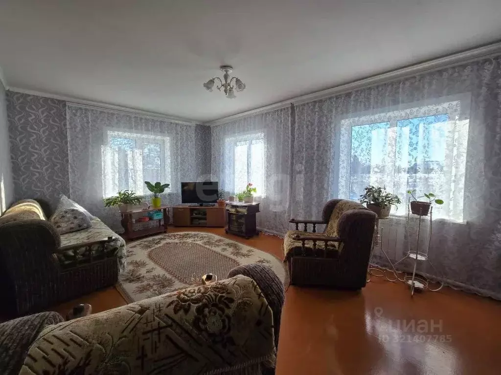 Дом в Амурская область, Серышевский муниципальный округ, с. Бочкаревка ... - Фото 1