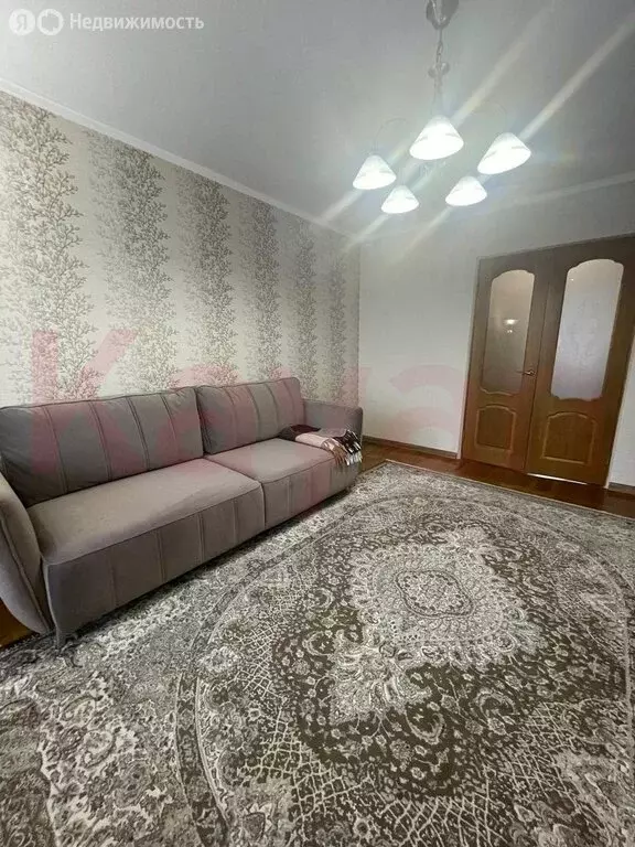 3-комнатная квартира: посёлок городского типа Яблоновский, улица ... - Фото 1