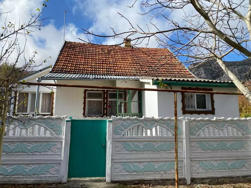 Дом в Крым, Феодосия городской округ, с. Краснокаменка ул. ... - Фото 1