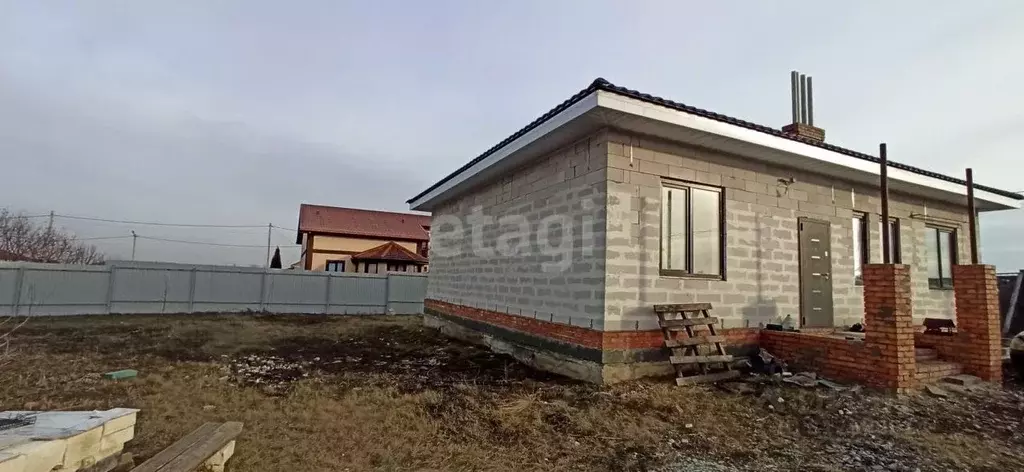 Дом в Белгородская область, Губкин ул. Свободная, 14 (100 м) - Фото 1