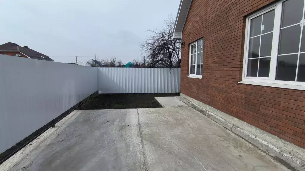 Дом в Адыгея, Тахтамукайский район, Энем пгт Гаражная ул. (110 м) - Фото 2