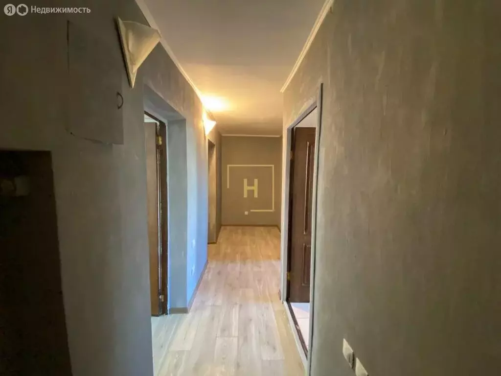 3-комнатная квартира: Евпатория, улица имени 60-летия Октября, 26 ... - Фото 1