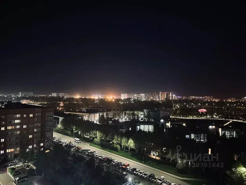 2-к кв. Краснодарский край, Краснодар ул. Имени Жлобы, 141 (66.0 м) - Фото 0