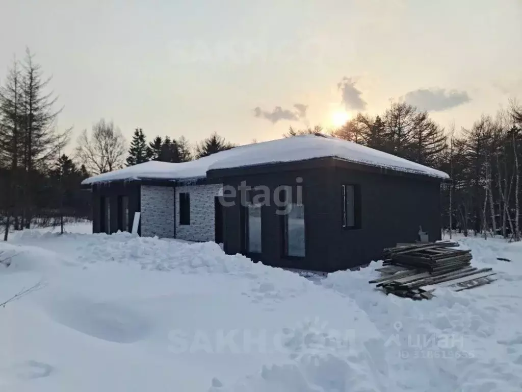 Дом в Сахалинская область, Корсаковский городской округ, с. Дачное ул. ... - Фото 1