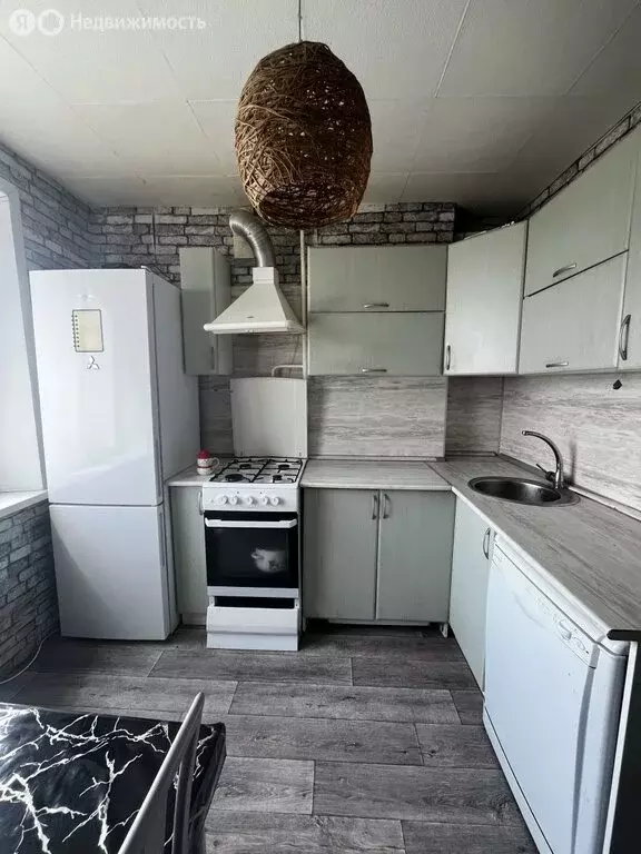 3-комнатная квартира: Комсомольск-на-Амуре, Водонасосная улица, 60к5 ... - Фото 1