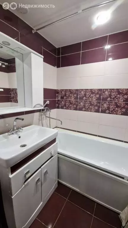 3-комнатная квартира: Курск, проспект Хрущёва, 25 (59.4 м) - Фото 0