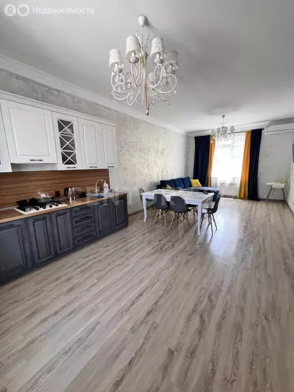 Дом в Махачкала, микрорайон Караман-4, 15 (155 м) - Фото 0