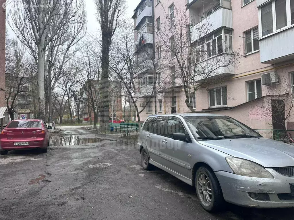 3-комнатная квартира: Таганрог, улица Дзержинского, 175 (55 м) - Фото 1