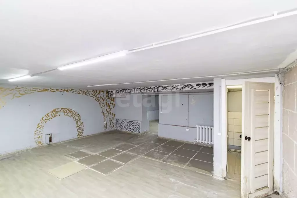 Помещение свободного назначения в Тюменская область, Тюмень ул. 50 лет ... - Фото 1